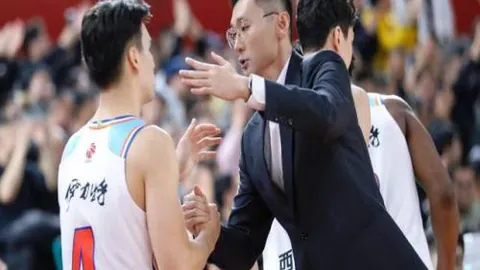 霍勒迪：力争持续进攻，我命中则队友更上一层楼